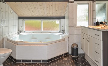 4 bedroom gorgeous home in Oksbøl 2
