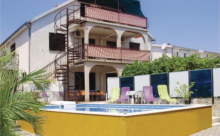 Stunning apartment in Okrug Gornji 1