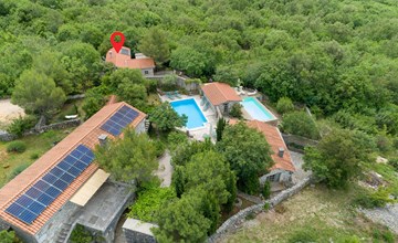 2 bedroom pet friendly home in Malinska 2
