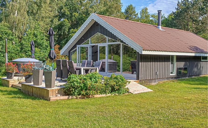 2 bedroom amazing home in Hadsund 1