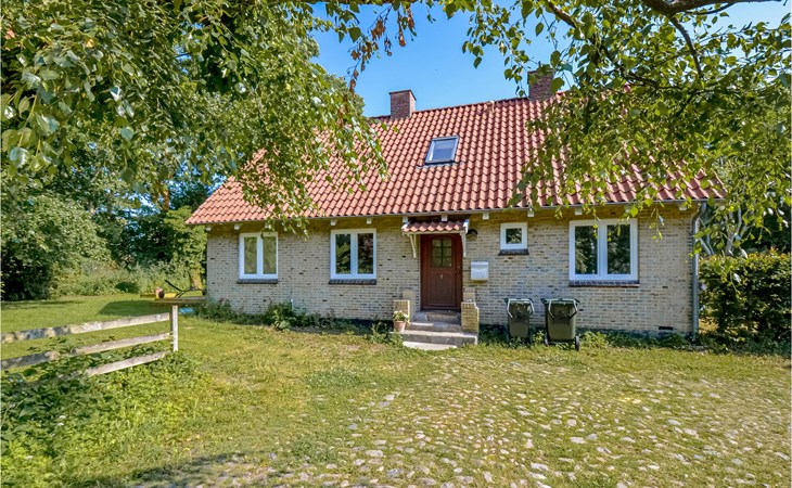 Beautiful home in Rønde with kitchen 1