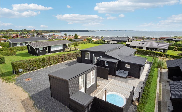 3 bedroom nice home in Rønde 1