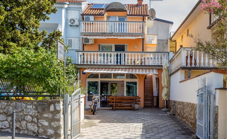 Cozy apartment in Selce with WiFi 1