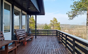 Awesome home in Marnardal with kitchen 2