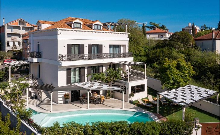 8 bedroom gorgeous home in Zadar 1