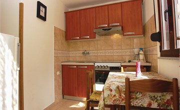 Awesome home in Pula with kitchen 2