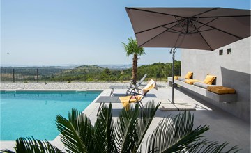 Beautiful home in Klis with WiFi 2