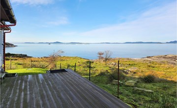 Amazing home in Rennesøy with house sea view 2