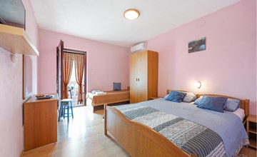 Stunning apartment in Primosten 2