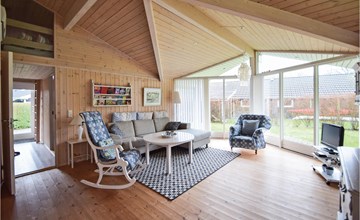 2 bedroom nice home in Juelsminde 2