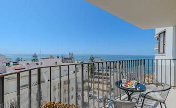 Excellent seafront & seaview 2