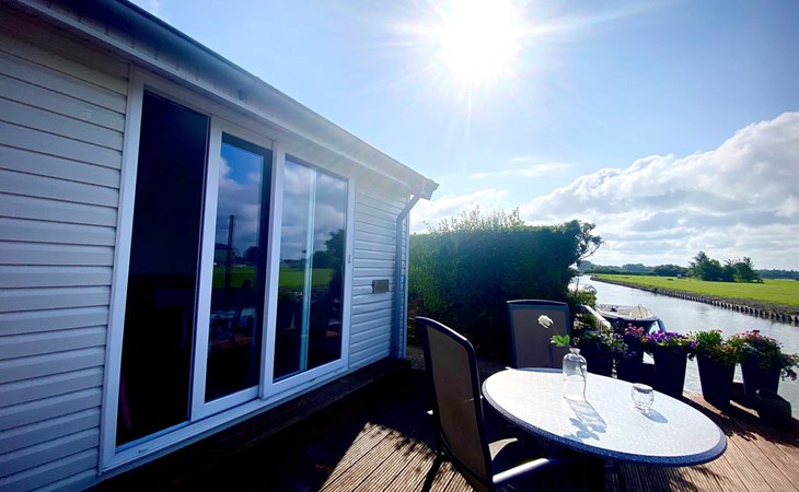 Ela mit Holzgrill, Garten und Terrasse 1