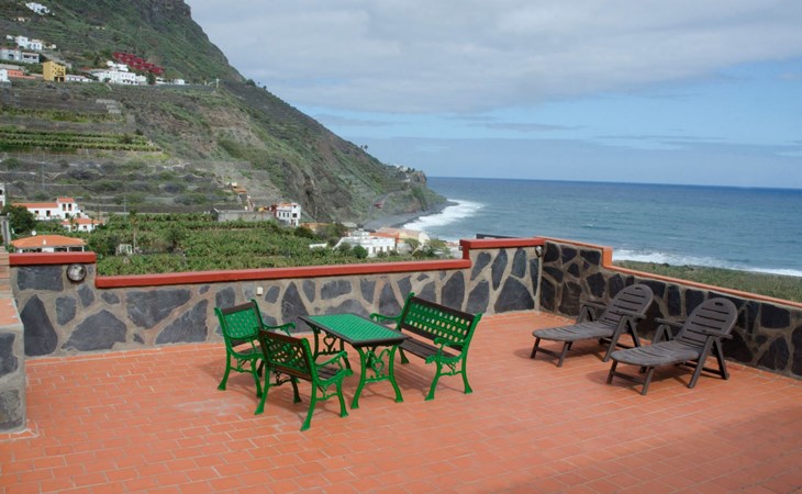 Ländliches Haus mit herrlichem Blick auf das Meer und das Tal. 1
