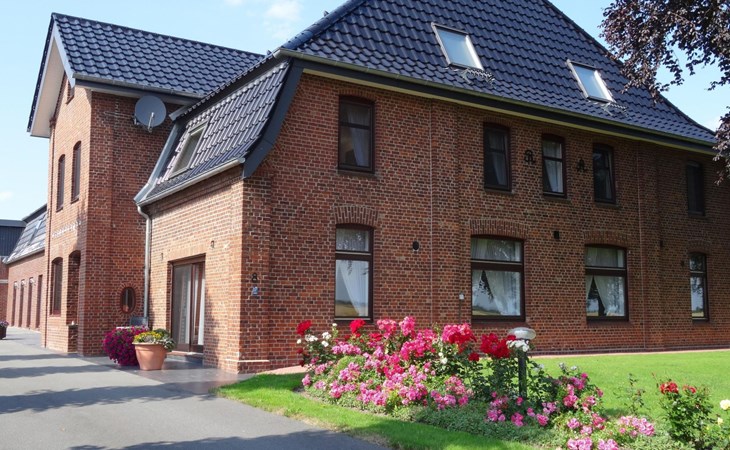 Modern eingerichtete Suite mit Terrasse 1