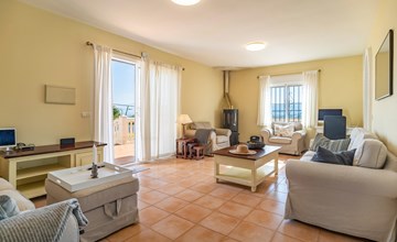 3 bedroom stunning home in Coin 3