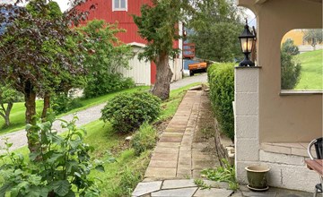 5 bedroom gorgeous home in Hundeidvik 2
