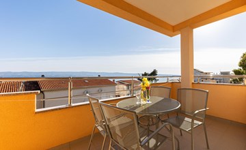 Stunning apartment in Duce with sea view 2