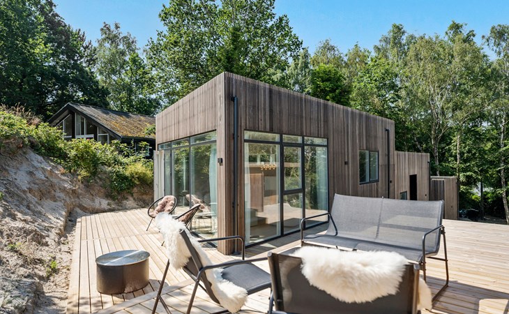 4 bedroom beach front home in Børkop 1