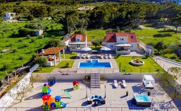 Villa Mis, Haus in Supetar mit privatem Pool 3
