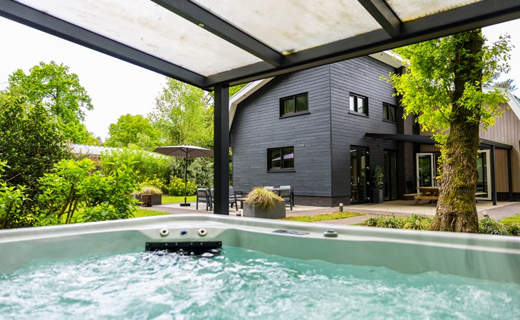 Boshuys 20 personen met Jacuzzi en Sauna 1