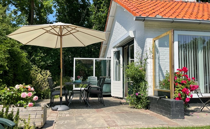 Holiday home Zeeroos 1