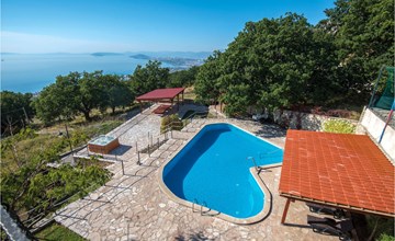 Lovely home in Podstrana 2