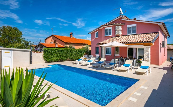 Family villa Nicole 1