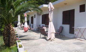Pet friendly apartment in Stanici with WiFi 2