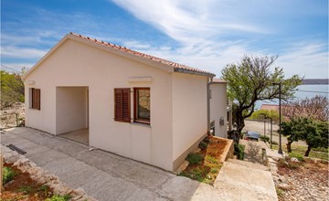 Lovely apartment in Baric Draga 3
