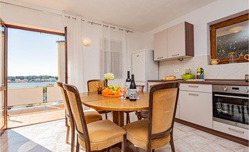 3 bedroom cozy apartment in Brodarica 2