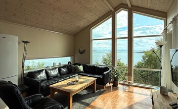 Gorgeous home in Nedstrand with sauna 3