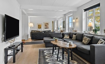 5 bedroom lovely home in Aakirkeby 3