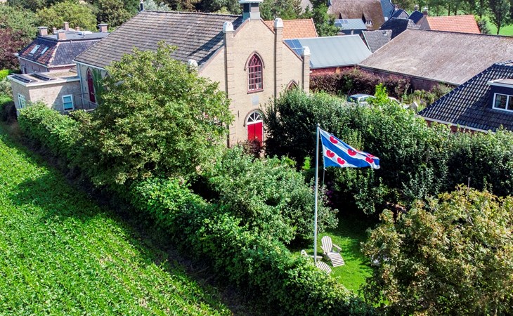 Dorpskerk - bijzonder vakantieadres in Friesland 1