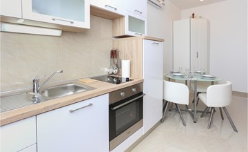 Lovely apartment in Solin with kitchen 3