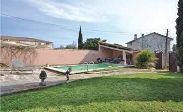 Stunning home in L'Isle sur la Sorgue 3