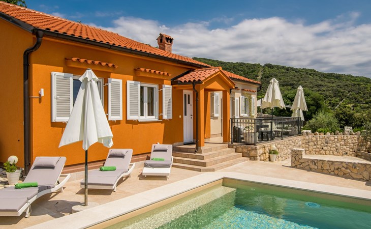 Exklusive und stilvolle Meerblick-Inselvilla 1