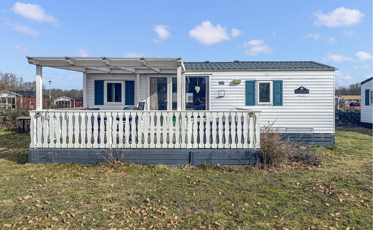Beautiful home in Färjestaden with house sea view 1