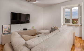 2 bedroom beautiful home in Grizane 3