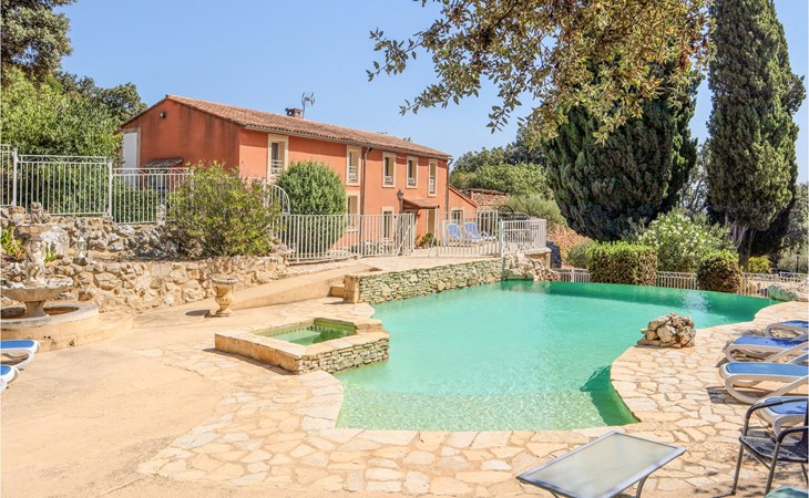 Stunning home in Rochefort-du-Gard 1