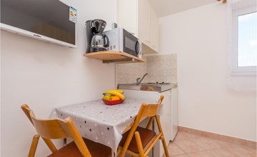 Cozy apartment in Sveti Filip i Jakov 3