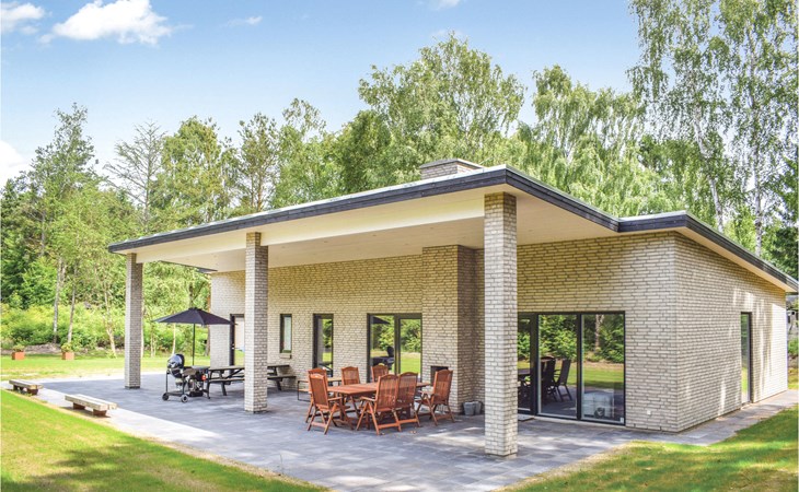 4 bedroom amazing home in Ebeltoft 1