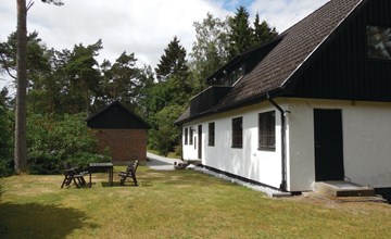 3 bedroom pet friendly home in Borrby 3