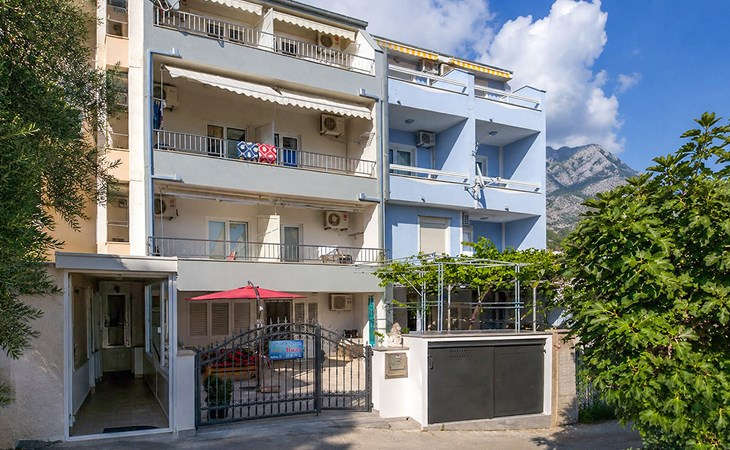 Gorgeous apartment in Baska Voda 1