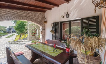 Awesome home in Manjadvorci 3