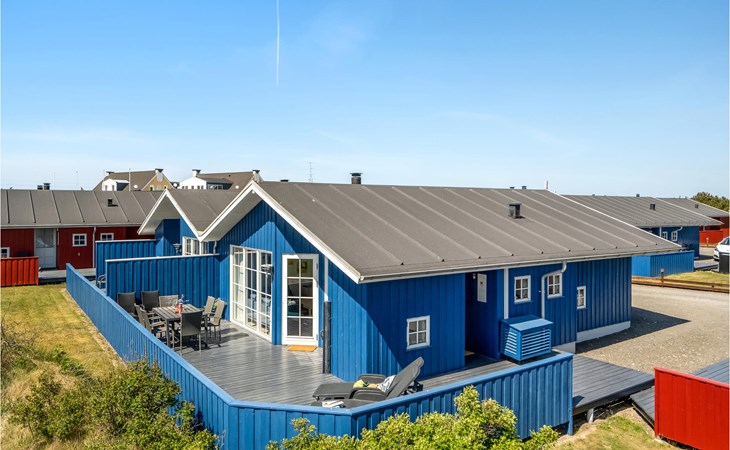 Amazing home in Hvide Sande with WiFi 1
