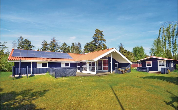 Nice home in Væggerløse with kitchen 1