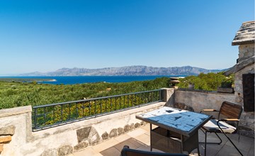 Nice home in Povlja with house sea view 2