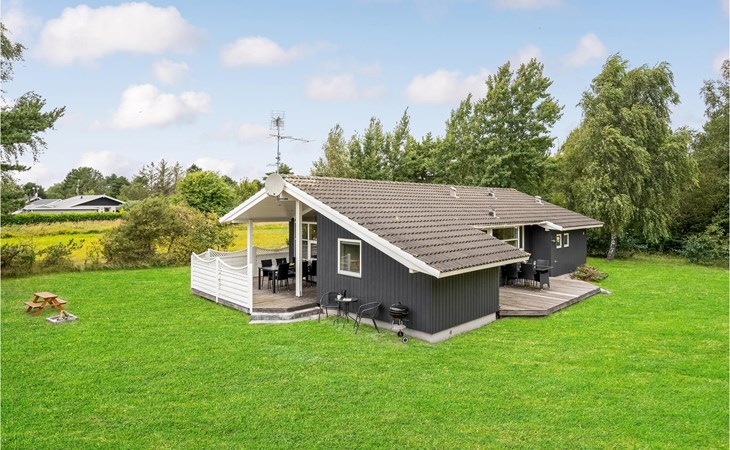 Lovely home in Rødby with kitchen 1