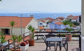 Pet friendly apartment in Okrug Gornji 3