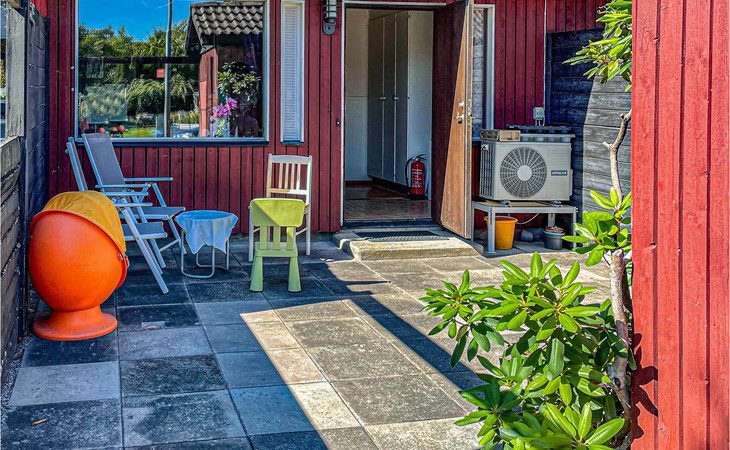 2 bedroom beautiful home in Virsbo 1